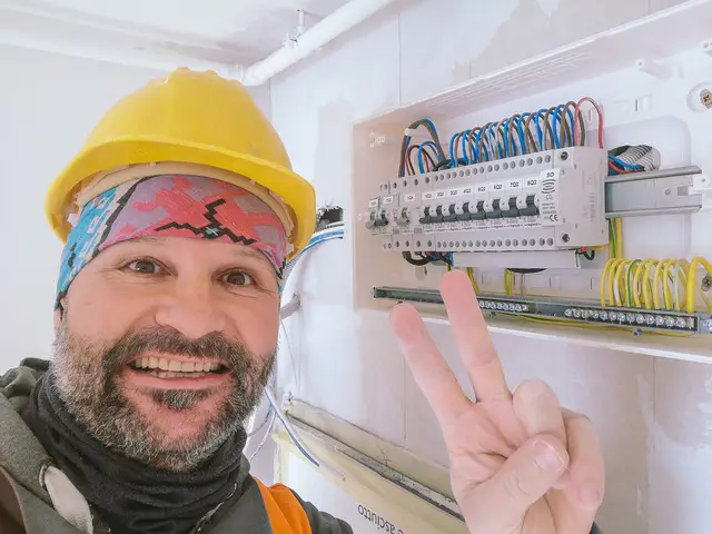 Electrician cu experienta execut lucrari electrice