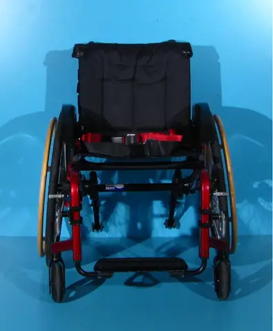 Scaun cu rotile activ din aluminiu -Meyra