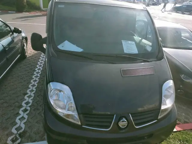 Vand Nissan Microbuz 8+1