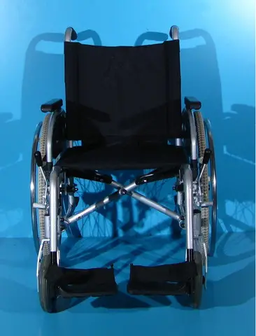 Scaun cu rotile din aluminiu - B+B