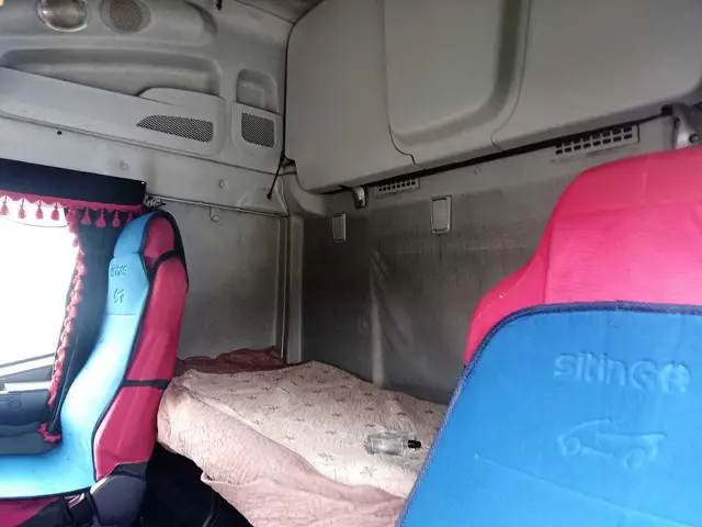 Ansamblu Iveco Stralis + Semiremorca