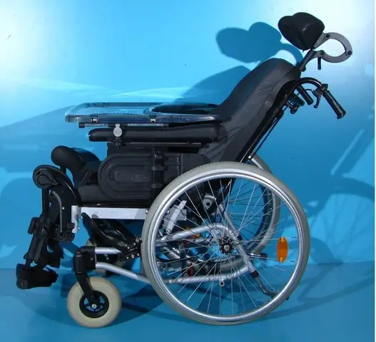 Scaun cu rotile nepliabil pentru adulti