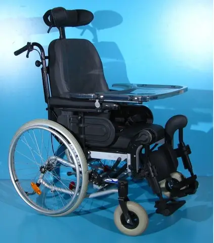 Scaun cu rotile nepliabil pentru adulti