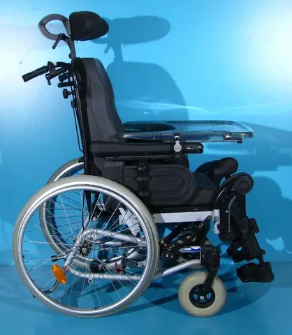 Scaun cu rotile nepliabil pentru adulti