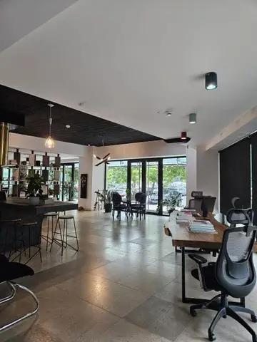 Spatiu comercial de inchiriat,Unirii, 145mp, 5.025euro