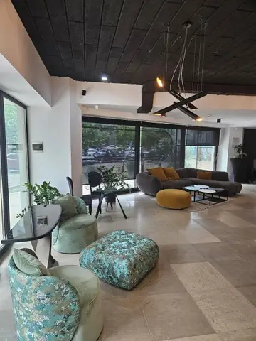 Spatiu comercial de inchiriat,Unirii, 145mp, 5.025euro