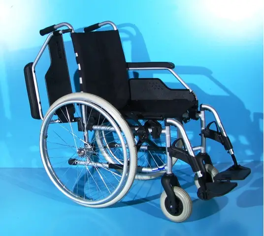 Scaun cu rotile  Meyra - latime sezut 43 cm
