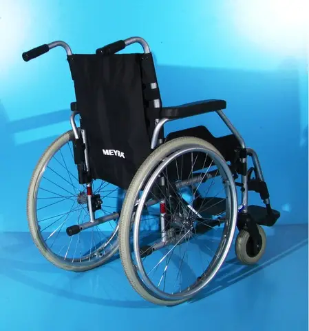 Scaun cu rotile  Meyra - latime sezut 43 cm