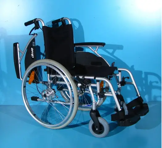 Scaun cu rotile din aluminiu  Drive