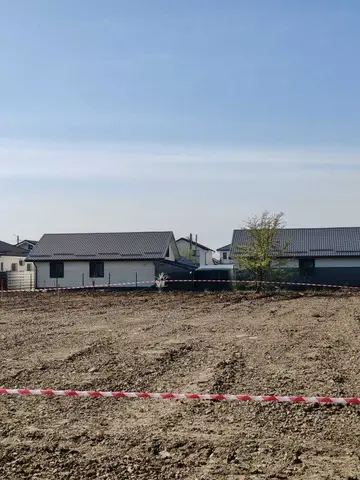 Teren de casa , gaz, curent, in Buftea - Darza