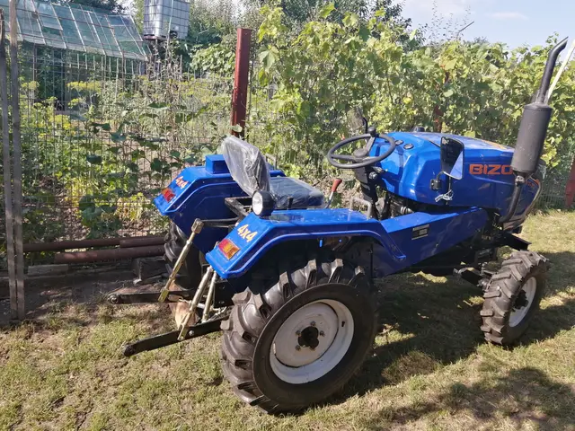 Vand Tractor BizonT20 4x4+plug 2corm + freza