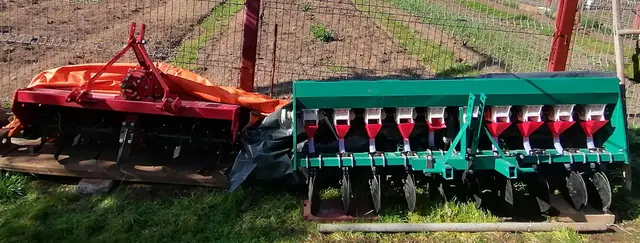 Vand Tractor BizonT20 4x4+plug 2corm + freza