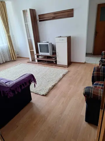 3 camere Titan- Piata Trapezului langa metrou