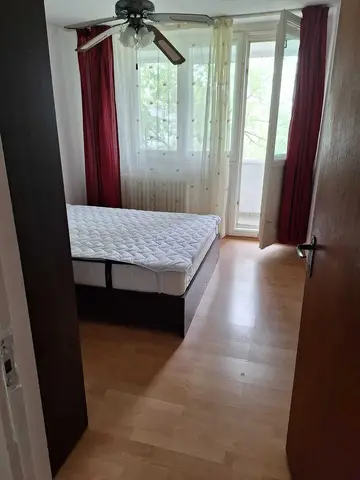 3 camere Titan- Piata Trapezului langa metrou