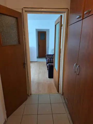 3 camere Titan- Piata Trapezului langa metrou