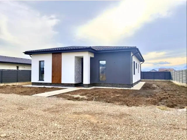 Casa 4 camere, 159mp, zona Sanpetru