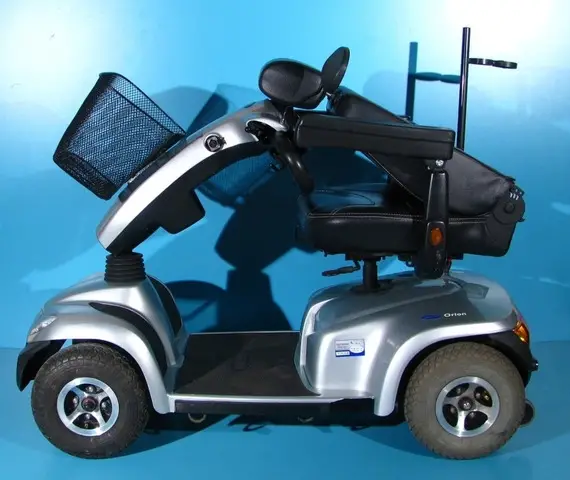 Scuter electric varstnici Invacare Orion