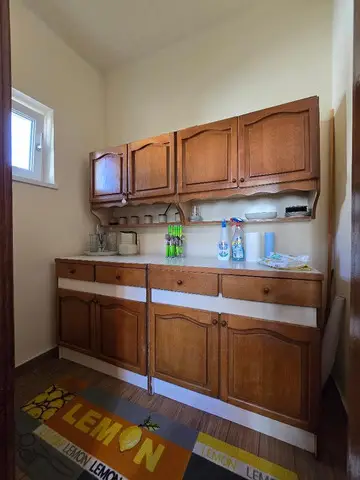 Inchiriez garsoniera la casa suprafata mare