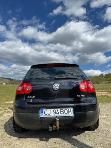 Vand Golf 5 1.6 FSI ). Nu sunt interesat de schimburi.