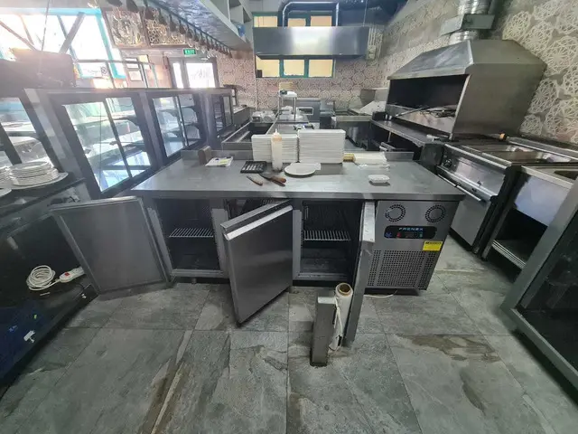 Masa frigorifica inox SH cu 2 usi culisante