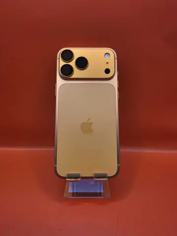 iPhone 17 Pro Max, Cosmic Orange