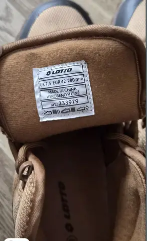 Adidasi Lotto,42, nepurtati,bej.Pret 220 lei neg