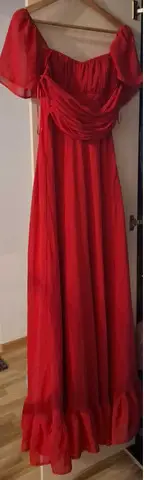 Vand rochie de ocazie.Pret 200 lei, neg