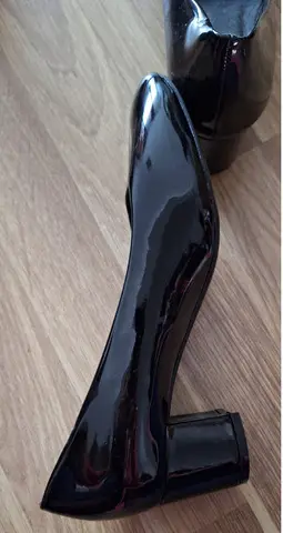 Vand pantofi dama negri si maro.Pret neg