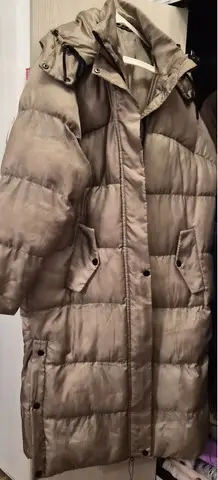 Vand geci,trench,pret 75 lei buc,pret neg.Marimi 34-44