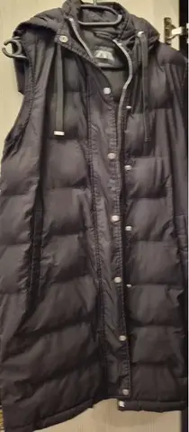 Vand geci,trench,pret 75 lei buc,pret neg.Marimi 34-44