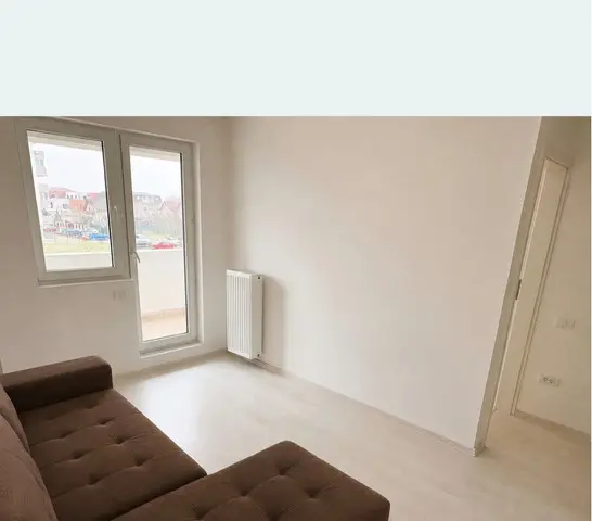 Vand garsoniera in bloc nou