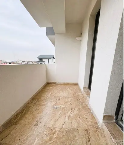 Vand garsoniera in bloc nou