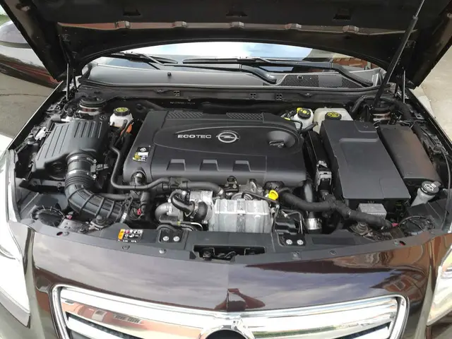Opel Insignia Sports Tourer OPC Biturbo 195 cp