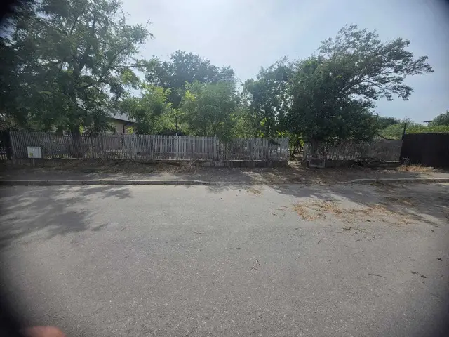 Teren intravilan de vanzare