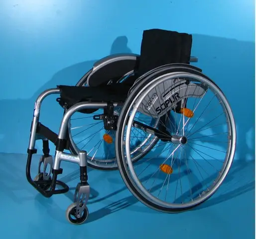 Scaun cu rotile din aluminiu activ  Sopur
