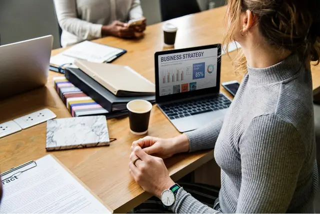 LinkedIn Ads pentru companii B2B | Administrare campanii si generare lead-uri | AD-WEB