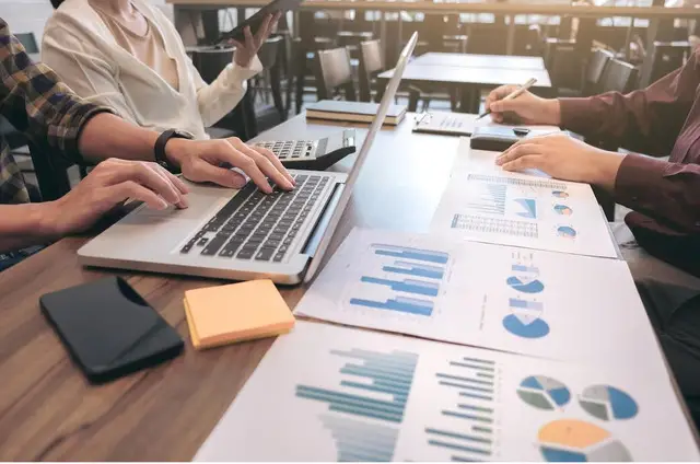 LinkedIn Ads pentru companii B2B | Administrare campanii si generare lead-uri | AD-WEB