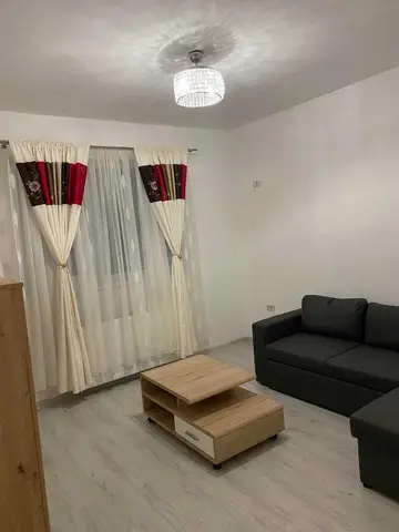Garsoniera decomandata fond nou