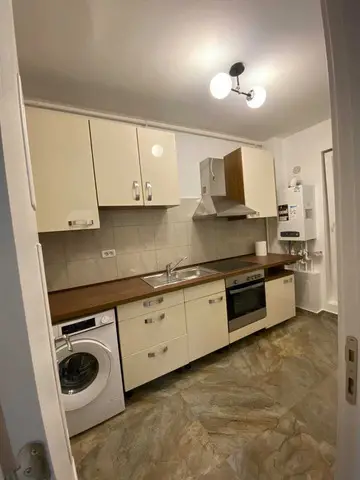 Garsoniera decomandata fond nou