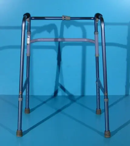 Cadru pentru mers din aluminiu - Invacare