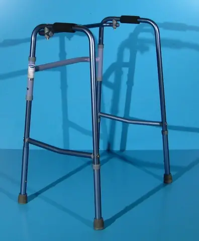 Cadru pentru mers din aluminiu - Invacare