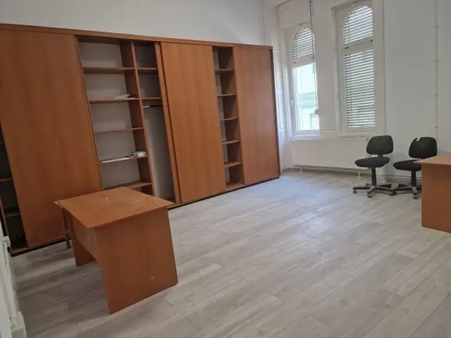 Inchiriez spatiu de birouri 5camere,140mp,Timisoara,1.960euro