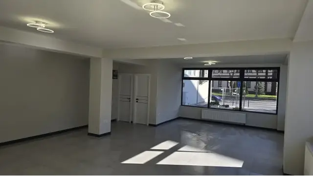 Inchiriez spatiu comercial 70mp, Brasov, 1.500euro