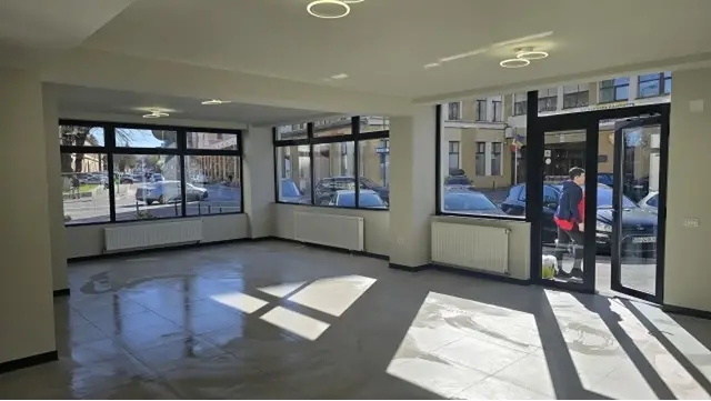 Inchiriez spatiu comercial 70mp, Brasov, 1.500euro