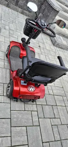 SCUTER ELECTRIC PENTRU MOBILITATE