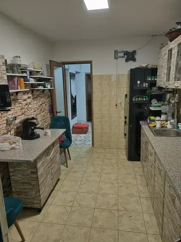 Proprietar vand apartament 3 camere zona metalurgiei