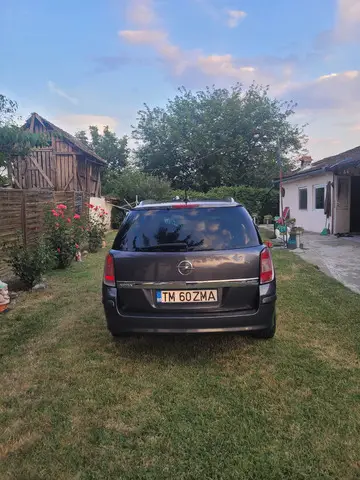 Vand Opel astra  H 2008 motor  1900