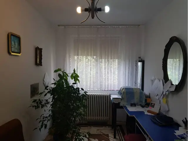 Vand apartament 3 camere