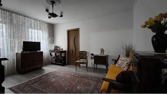 Apartament cu 2 camere nedecomandat