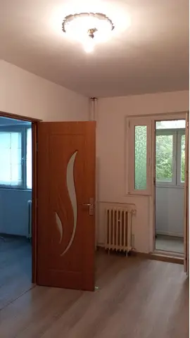 Apartament cu 2 camere nedecomandat